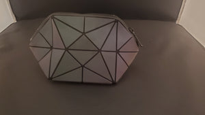 Geometric luminous coin purse